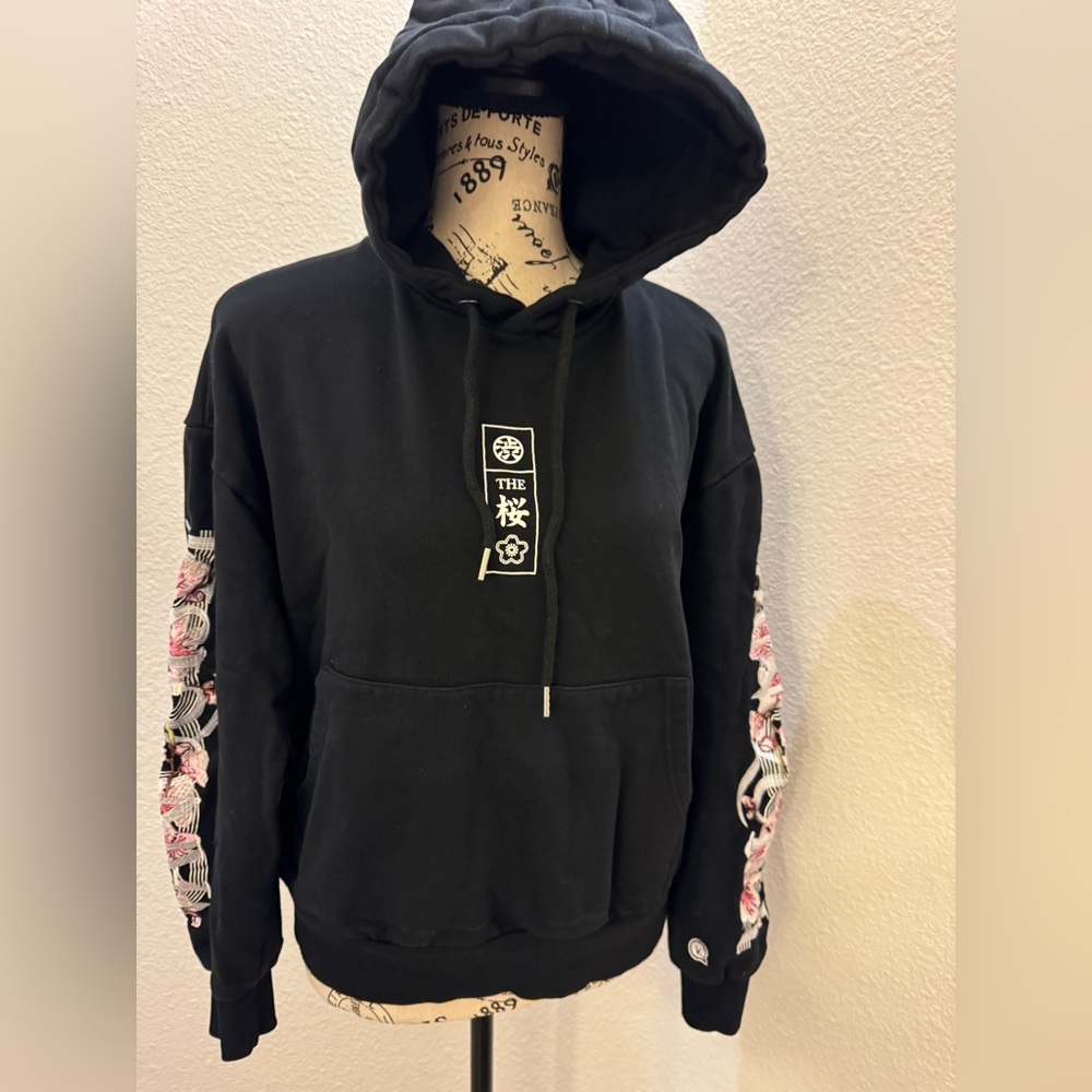 The Sakura Embroidered Cherry Blossom 🌸 Sleeves Hoodie M